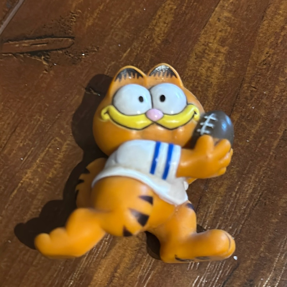 Vintage Garfield Football PVC Figure 1980s Mini Toy